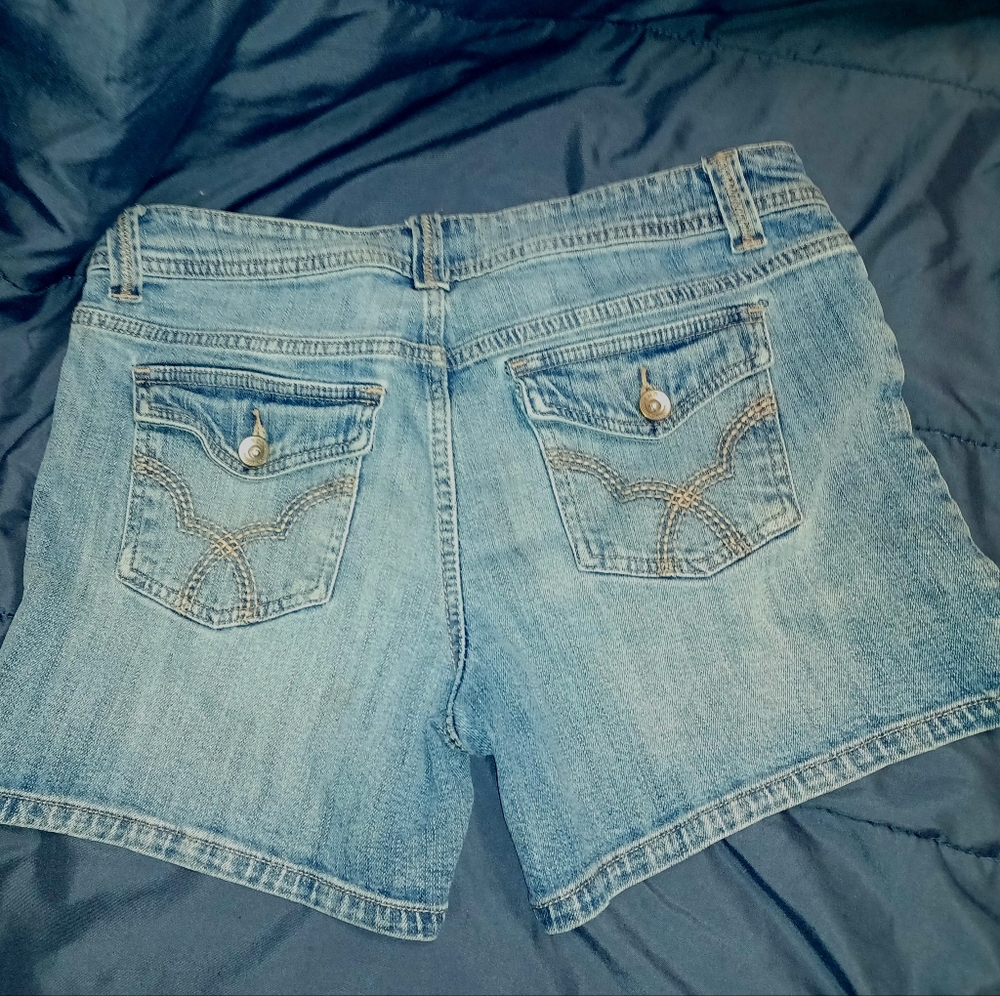 Jean shorts - Picture 3 of 3